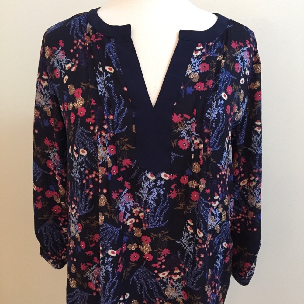 Floral v-neck blouse